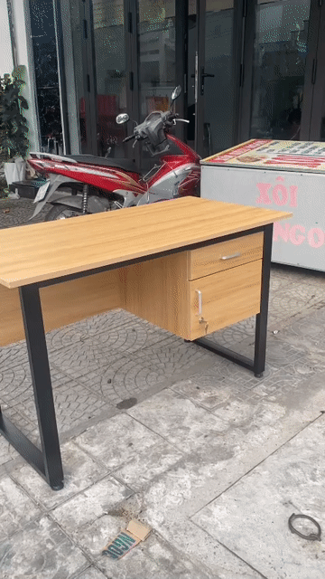 Bàn làm việc có yếm có học khoá 120x60x75cm. Mua bán Bàn ghế tại Quận Cẩm Lệ Đà Nẵng được đăng bởi NỘI THẤT TRẦN DUNG  hình 1