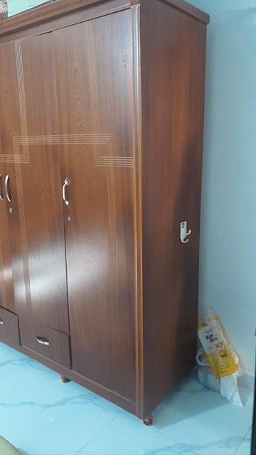 Tủ quần áo gỗ nâu 2.2x2.1x0.7m. Mua bán Tủ, kệ gia đình tại Huyện Bình Chánh Tp Hồ Chí Minh được đăng bởi Giang hình 1
