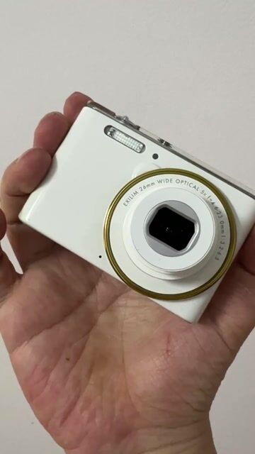 Casio Exilim EX-JE10 trắng | Nhỏ gọn | Selfie đẹp. Mua bán Máy ảnh, Máy quay tại Quận Cầu Giấy Hà Nội được đăng bởi Đỗ Kỷ hình 1