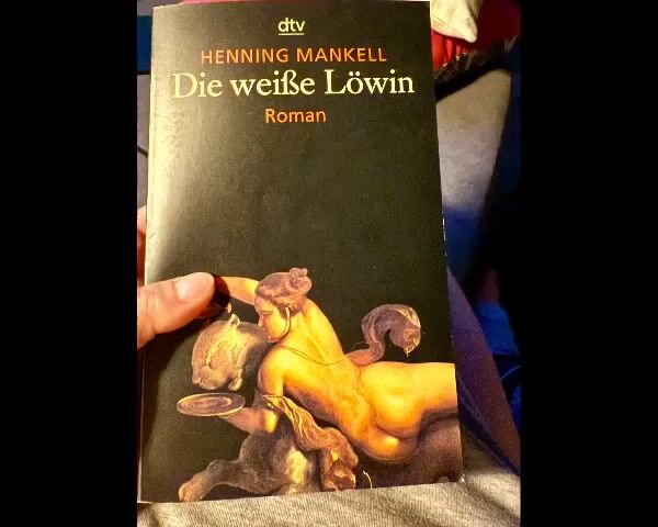 Henning Mankell wird gefeiert - ich drücke den „geh weg“-Button