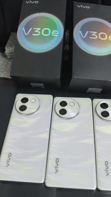 Vivo V30e 256GB Trắng Việt Nam. Mua bán Điện thoại tại Quận 1 Tp Hồ Chí Minh được đăng bởi Toàn thắng sĩ mobi hình 1