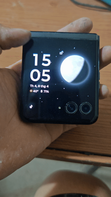 Motorola Razr 40 Ultra Đen Hỏng màn trong. Mua bán Điện thoại tại Thành phố Dĩ An Bình Dương được đăng bởi Việt hình 1