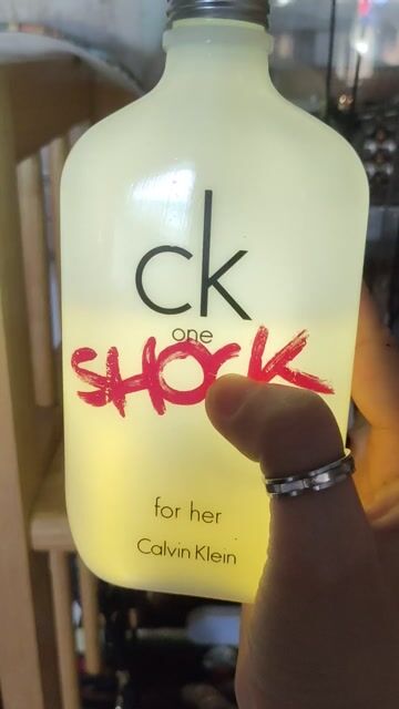 Nước hoa Calvin Klein CK One Shock Nữ 200ml. Mua bán Nước hoa tại Huyện Hóc Môn Tp Hồ Chí Minh được đăng bởi Secondhand Nhóc hình 1