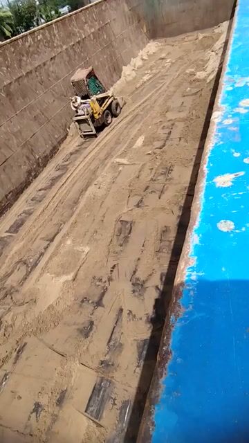 Máy xúc lật đã qua sử dụng. ủi sà lan, ủi bãi.. Mua bán Phương tiện khác tại Quận Cái Răng Cần Thơ được đăng bởi Minh hình 1