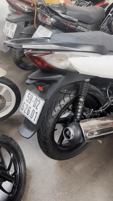Honda SH 150i ABS 2018 Trắng Đen. Mua bán Xe máy tại Thành phố Thủ Đức Tp Hồ Chí Minh được đăng bởi Anh Nguyễn Vũ hình 1