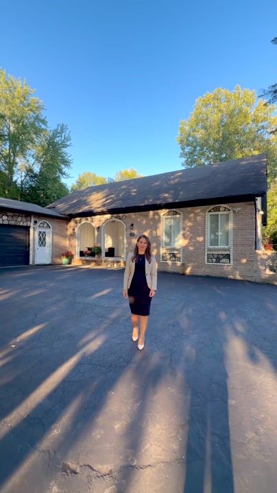 Listing video for 5355 W Doherty Dr, West Bloomfield