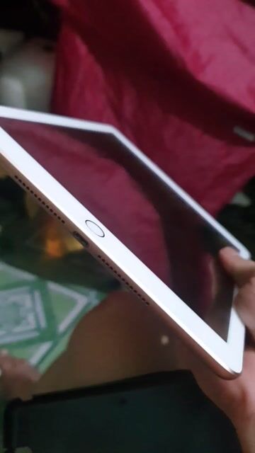 Apple iPad Gen 6 32GB 4G Vàng hồng Đã sử dụng. Mua bán Máy tính bảng tại Quận Bình Thạnh Tp Hồ Chí Minh được đăng bởi Qà hình 1