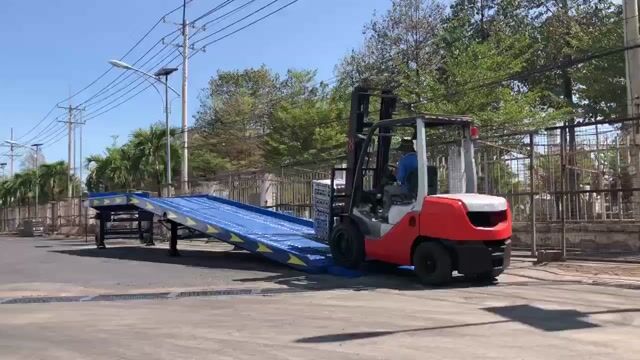 Cầu lên container - Cầu dẫn xe nâng. Mua bán Đồ chuyên dụng, Giống nuôi trồng tại Huyện Bắc Tân Uyên Bình Dương được đăng bởi Hoài Thơm Việt Thành hình 1