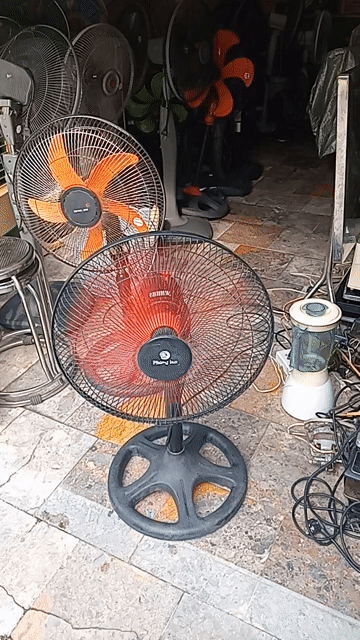 Quạt bàn Phong Lan Đen, Đỏ  còn rất chât. Mua bán Quạt tại Quận Hải An Hải Phòng được đăng bởi Tuan Tran hình 1