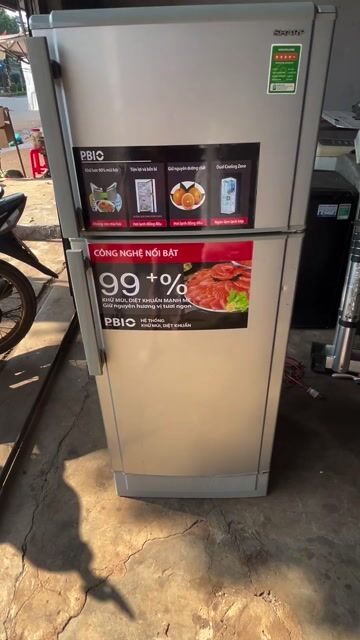 Tủ Lạnh Sharp 180l. Mua bán Tủ lạnh tại Thành phố Buôn Ma Thuột Đắk Lắk được đăng bởi Thu Hằng hình 1