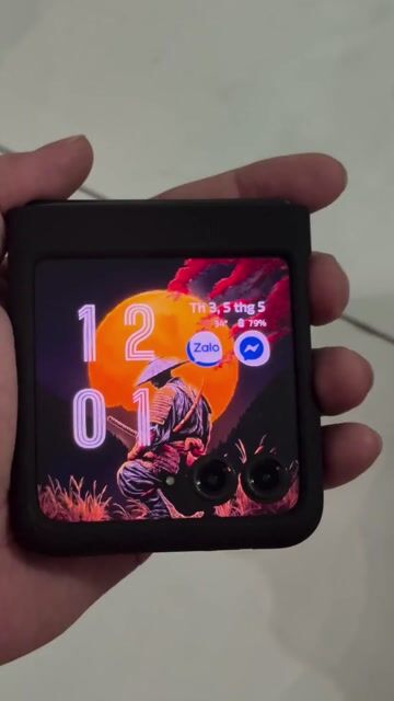 Motorola Razr 40 Ultra Đen & GL. Mua bán Điện thoại tại Thành phố Thủ Dầu Một Bình Dương được đăng bởi Huỳnh Duy hình 1