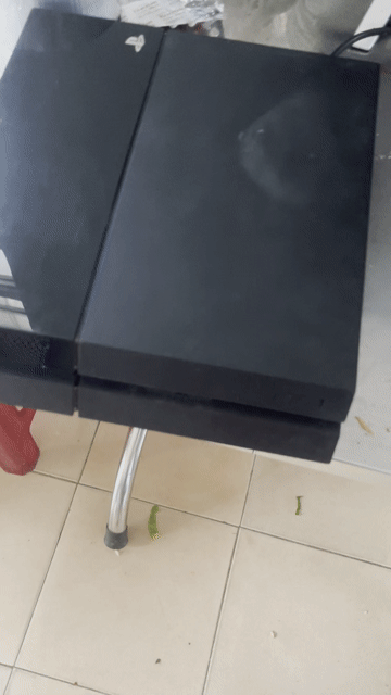 Máy chơi game Sony PS4 Đen hư nguồn. Mua bán Thiết bị chơi game tại Thành phố Huế Thừa Thiên Huế được đăng bởi Hùng hình 1