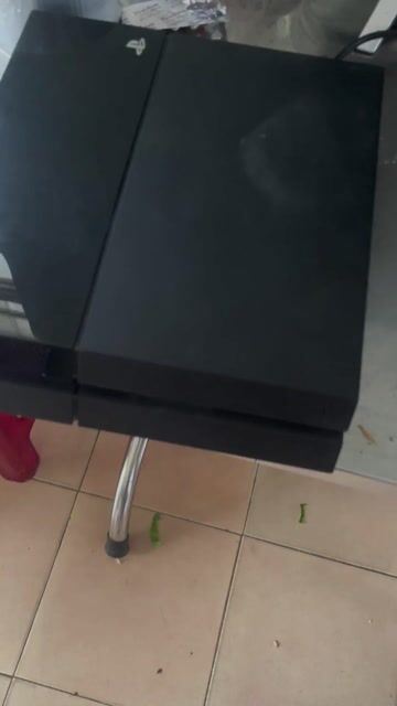 Máy chơi game Sony PS4 Đen hư nguồn. Mua bán Thiết bị chơi game tại Thành phố Huế Thừa Thiên Huế được đăng bởi Hùng hình 1