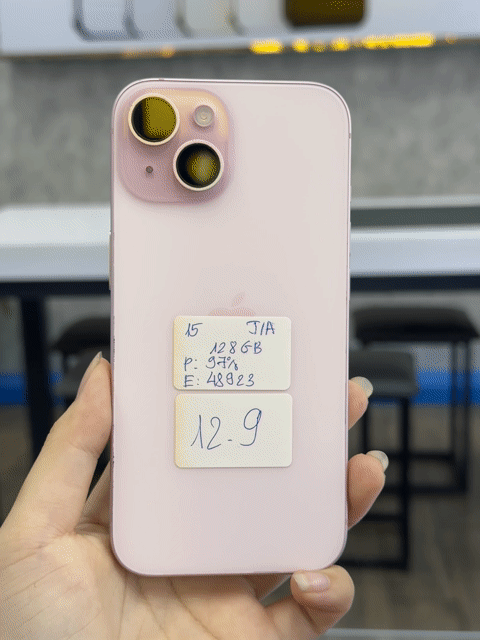 iPhone 15 Thường 128GB Hồng 99%. Mua bán Điện thoại tại Thành phố Thủ Dầu Một Bình Dương được đăng bởi Phong Le hình 1