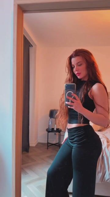 Foto de Bruna 22 anos Brune de Luxembourg - Euro Escorts