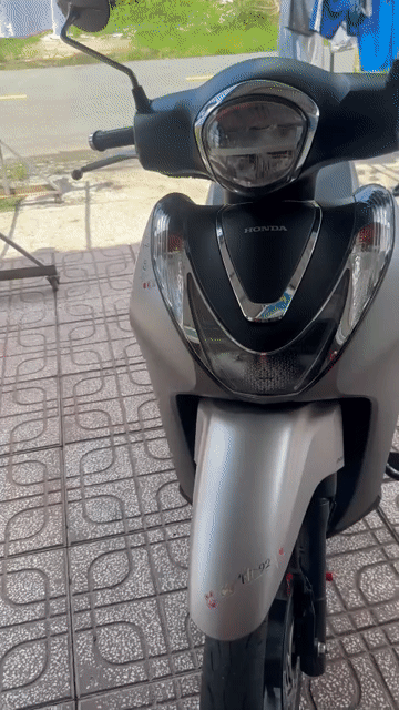 Honda SH Mode 2024 Bạc đen. Mua bán Xe máy tại undefined undefined được đăng bởi Thùy hình 1