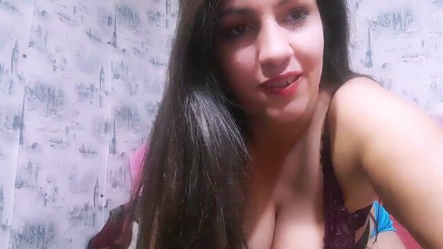 Model - AshleyFuckable latex