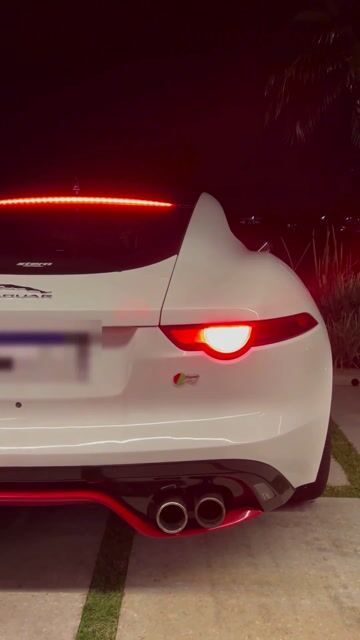 Jaguar F type R (Cold Start)