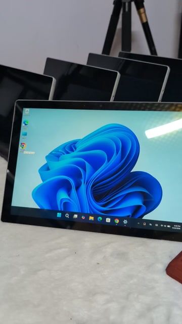 Surface Pro 5 khe sim i5 8GB/256GB màn 3K pin trâu. Mua bán Laptop tại Huyện Long Thành Đồng Nai được đăng bởi laptop cũ giá rẻ hình 1