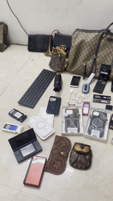 Nintendo DS lite túi LV gucci hãng nokia sony. Mua bán Thiết bị chơi game tại Quận Tân Phú Tp Hồ Chí Minh được đăng bởi Trương Hiệp hình 1