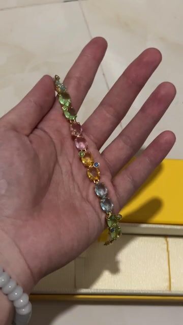 Vòng tay Swarovski Nữ Nhiều màu. Mua bán Phụ kiện thời trang khác tại Huyện Chợ Lách Bến Tre được đăng bởi Nhân Long hình 1