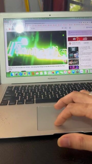 Macbook Air i5 13 inch 8GB/256GB. Mua bán Laptop tại Thành phố Buôn Ma Thuột Đắk Lắk được đăng bởi Sam thị Apple hình 1