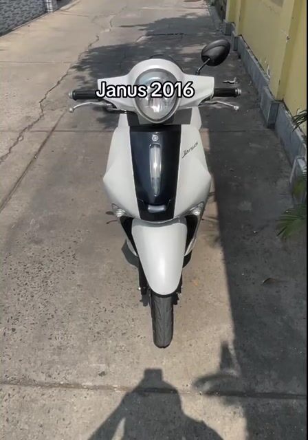 Janus 2017 đẹp, máy êm thì thầm bao vọt. Mua bán Xe máy tại Quận 8 Tp Hồ Chí Minh được đăng bởi Quân  hình 1