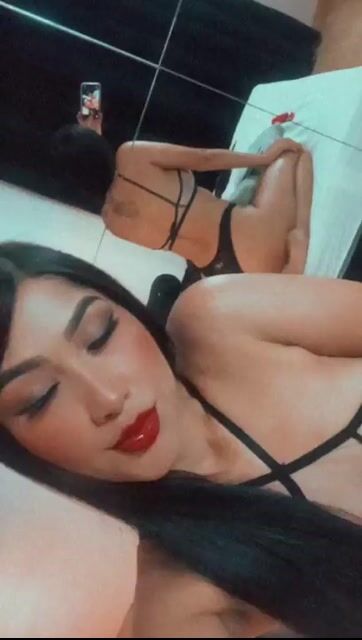 Model - ScarlethSpring latina