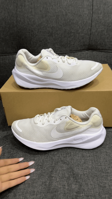 Giày chạy bộ Nike Trắng size 36.5. Mua bán Giày dép tại Quận 6 Tp Hồ Chí Minh được đăng bởi Võ Ngoc Anh Thư hình 1