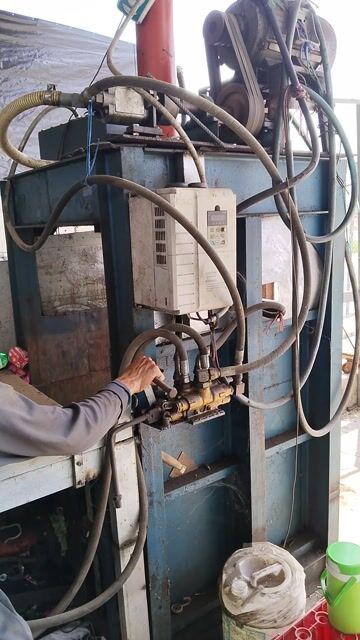 Máy ép thủy lực SUMO. Mua bán Đồ chuyên dụng, Giống nuôi trồng tại Huyện Vĩnh Lợi Bạc Liêu được đăng bởi Dieu Huy hình 1