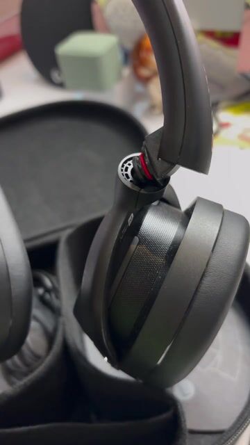 Tai nghe Sony Đen bị gãy. Mua bán Tivi, Âm thanh tại Quận 10 Tp Hồ Chí Minh được đăng bởi Trâm Anh hình 1