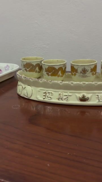 Bộ ấm trà Gốm sứ Trắng vàng Họa tiết rồng. Mua bán Dụng cụ nhà bếp tại Quận Hai Bà Trưng Hà Nội được đăng bởi tuẹn hình 1