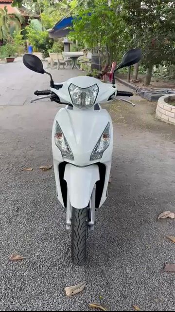 Honda Vision màu Trắng. Mua bán Xe máy tại Quận 7 Tp Hồ Chí Minh được đăng bởi Duong Thai hình 1