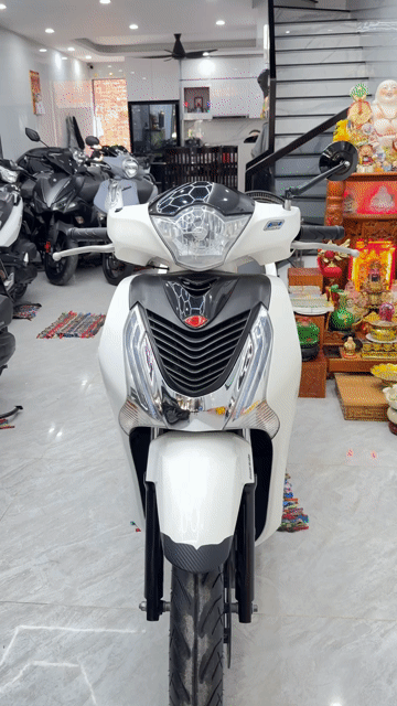 Honda SH 125i 2016 Trắng đen Smartkey. Mua bán Xe máy tại Quận Thanh Khê Đà Nẵng được đăng bởi Thành Đại   hình 1