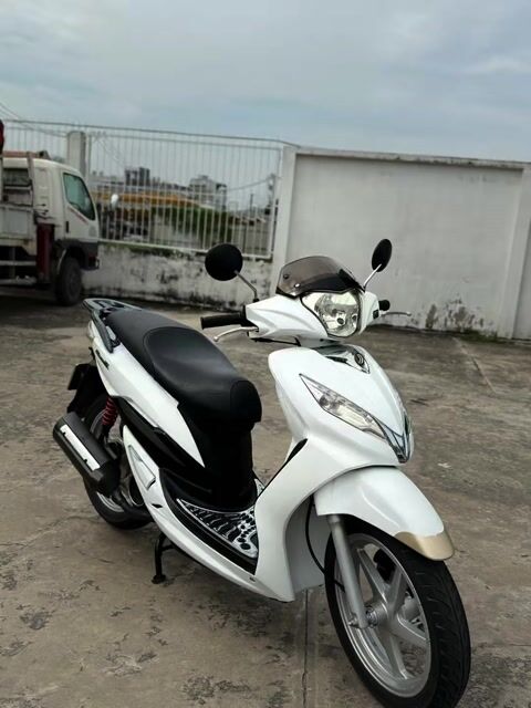 [MUA XE NÀY ĐI TẾT] 👉SYM Shark màu Trắng DÁNG SHi🥦. Mua bán Xe máy tại Quận Bình Tân Tp Hồ Chí Minh được đăng bởi BÙI TIẾN DŨNG hình 1