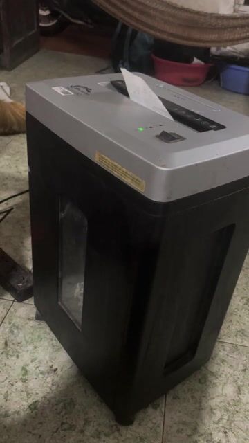 Máy hủy tài liệu Silicon PS-610C Xám bạc. Mua bán Đồ dùng văn phòng tại Quận Đống Đa Hà Nội được đăng bởi lê hằng hình 1