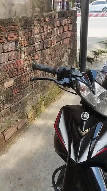 Yamaha Sirius Đen trắng đỏ. Mua bán Xe máy tại Quận Liên Chiểu Đà Nẵng được đăng bởi Luong Tin hình 1