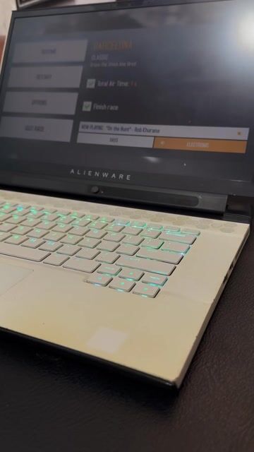 Alienware M15 R2 Trắng. Mua bán Laptop tại Thành phố Buôn Ma Thuột Đắk Lắk được đăng bởi MUA THEO NHU CẦU hình 1