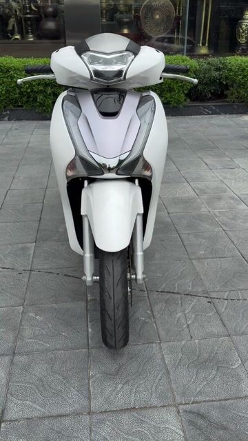 Bạch công tử Sh 2018 hồ sơ sẵn về bấm biển mới. Mua bán Xe máy tại Thành phố Nam Định Nam Định được đăng bởi Bảo Nhi Trần hình 1