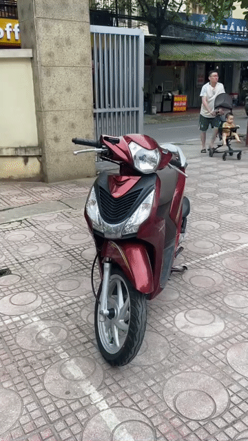 Honda Vision Đỏ. Mua bán Xe máy tại Quận Nam Từ Liêm Hà Nội được đăng bởi chị lan hình 1