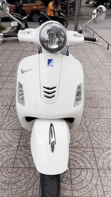 Piaggio Vespa GTS 125 Super 2013 Trắng 13.300 km. Mua bán Xe máy tại Quận Bình Thạnh Tp Hồ Chí Minh được đăng bởi  TUAN hình 1