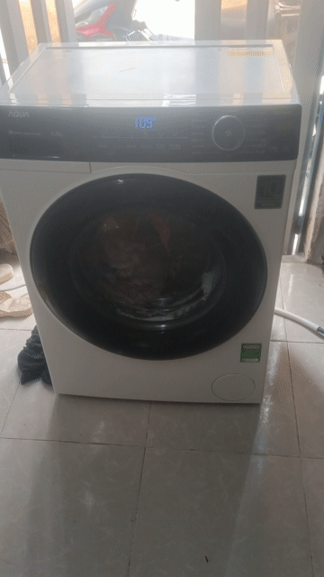 Máy giặt Aqua 8.0kg Trắng tiết kiệm điện. Mua bán Máy giặt tại Quận Bình Tân Tp Hồ Chí Minh được đăng bởi minh quân  hình 1