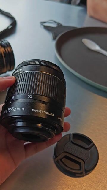 Ống kính Canon EF-S 18-55mm Đen. Mua bán Máy ảnh, Máy quay tại Thành phố Tân An Long An được đăng bởi Frog Meat hình 1