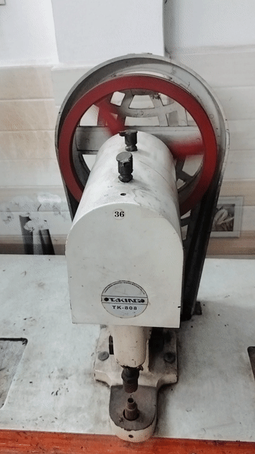 Máy đóng nút ZUKIN TK-808 Trắng. Mua bán Đồ chuyên dụng, Giống nuôi trồng tại Huyện Đức Hòa Long An được đăng bởi Hai ha hình 1