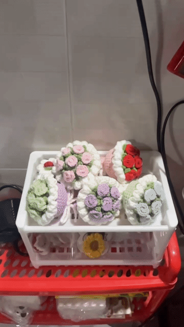Móc khóa bó hoa mini bằng len - handmade dễ thương. Mua bán Sở thích khác tại Quận 12 Tp Hồ Chí Minh được đăng bởi Thông hình 1
