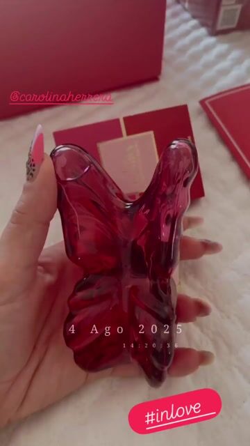 香水(女性用) LA BOMBA 80ML,CAROLINA HERRERA Carolina Herrera La Bomba Eau de Parfum Spray 80ml | ニッチな香水