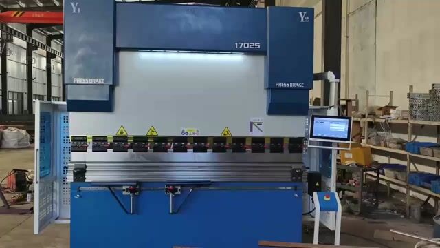 Máy chấn CNC 170T 2500mm. Mua bán Đồ chuyên dụng, Giống nuôi trồng tại Quận Bình Tân Tp Hồ Chí Minh được đăng bởi Thư hình 1