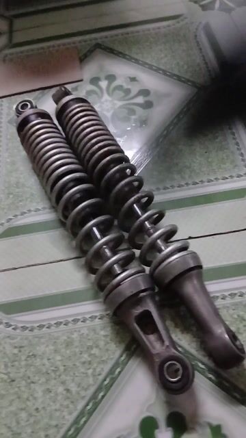 Phuộc xe máy Honda Wave S Bạc 320mm. Mua bán Phụ tùng xe tại Huyện Bình Chánh Tp Hồ Chí Minh được đăng bởi NGUYỄN QUỐC PHÚ hình 1