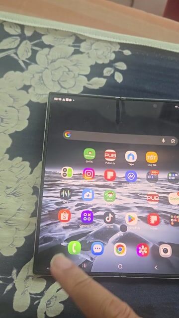 Samsung Z Fold 6 Màn trong đốm. Mua bán Điện thoại tại Thành phố Thủ Đức Tp Hồ Chí Minh được đăng bởi Nam hình 1