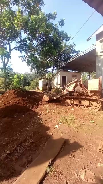 Bán xúc lật bánh xích hoạt động ok. Mua bán Phương tiện khác tại Huyện Bù Đăng Bình Phước được đăng bởi Nhat an hình 1